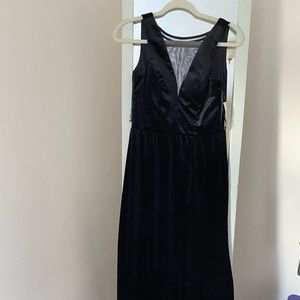 Nightway black velvet evening gown size 4 NWT